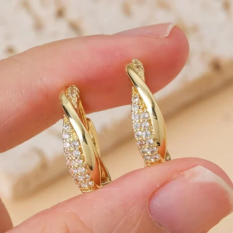 Saoirse – Linked Earrings in Korean Style with Zirconia