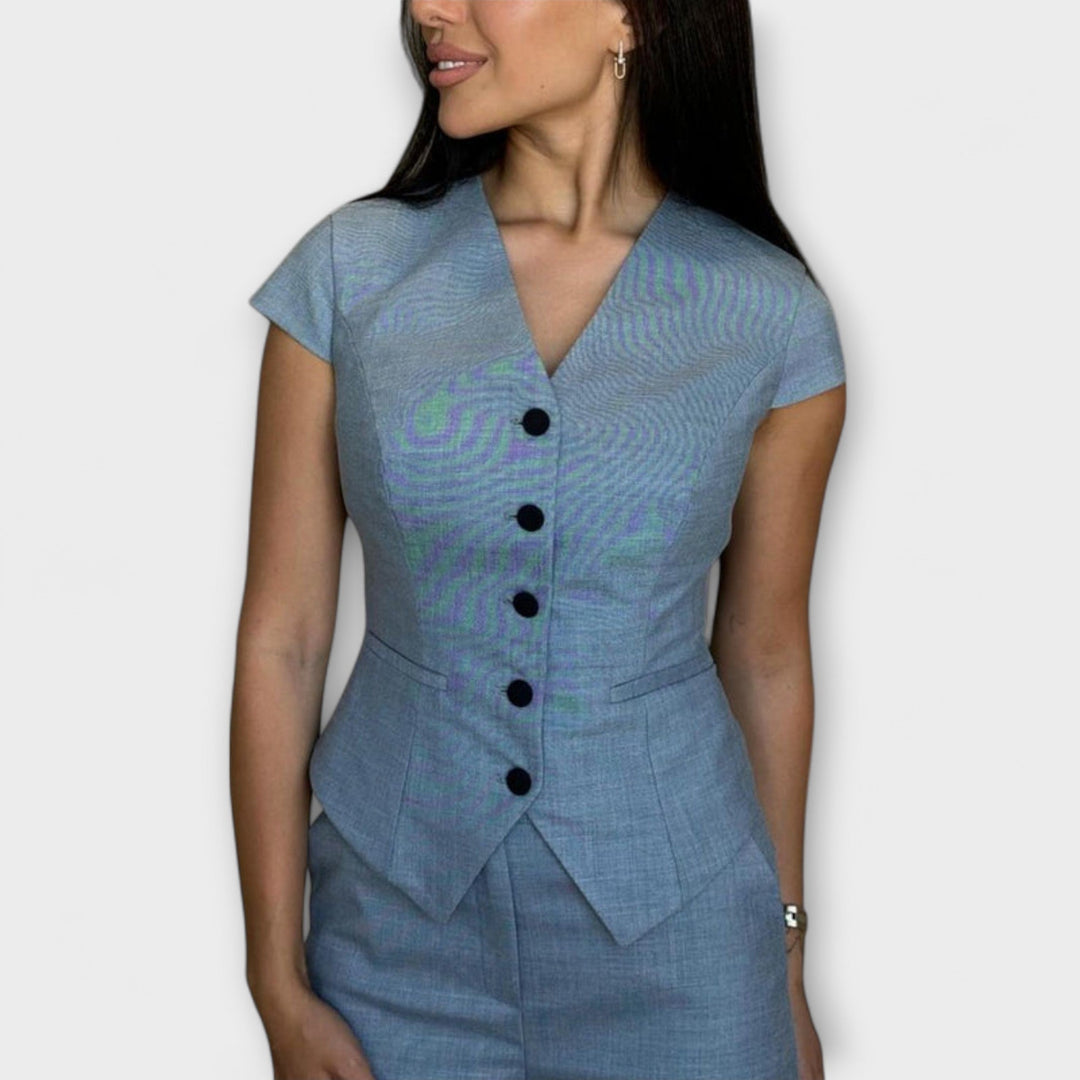 Line – Elegant set with V-neck top and trousers