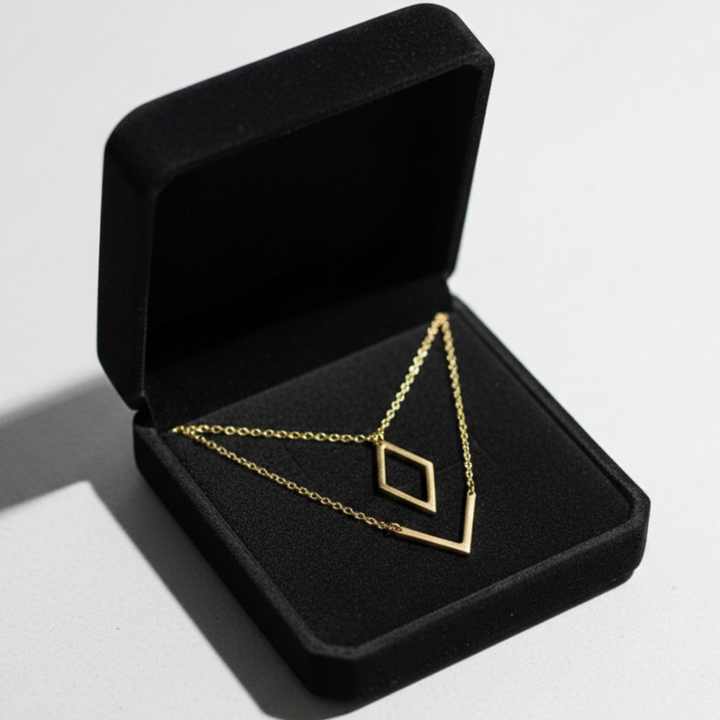 Mathea - Elegant necklace with geometric V-shaped pendant