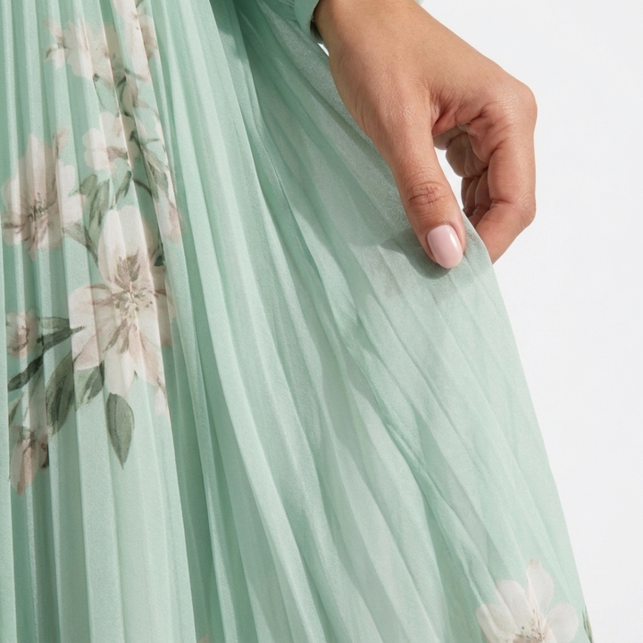 Aisling - Elegant and Airy Midi Dress