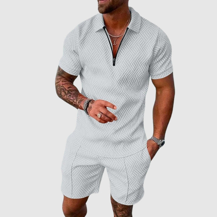 Ronan – Compact Style, Irresistible Approach