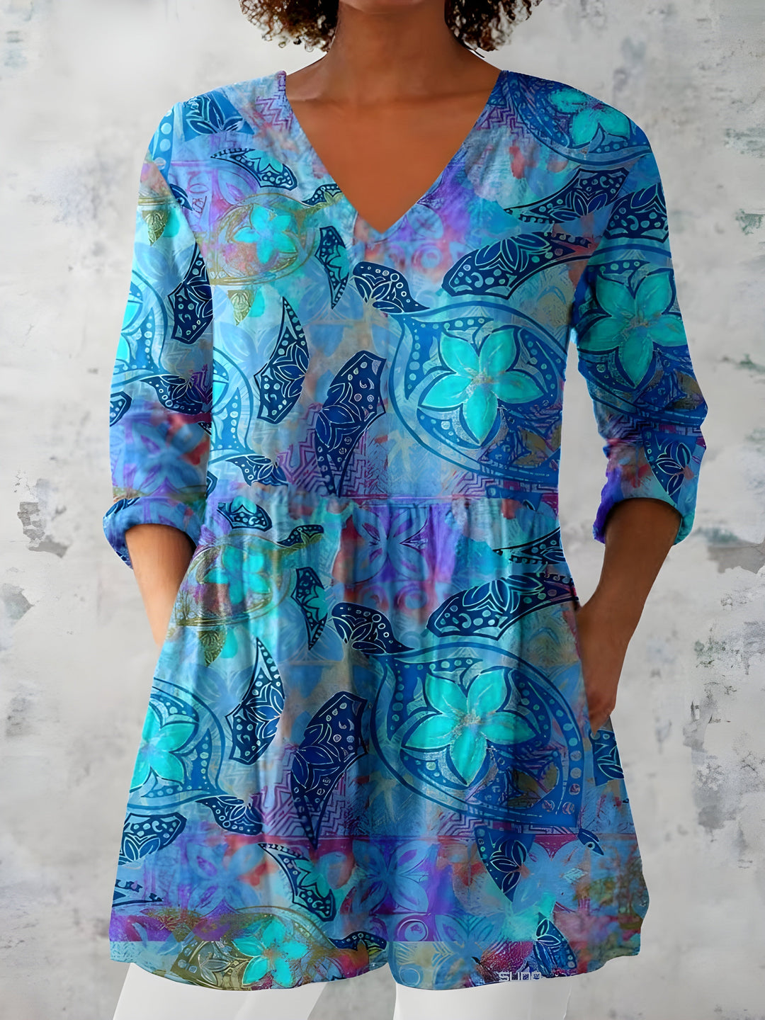 Saoirse | Long Blouse with V-Neck
