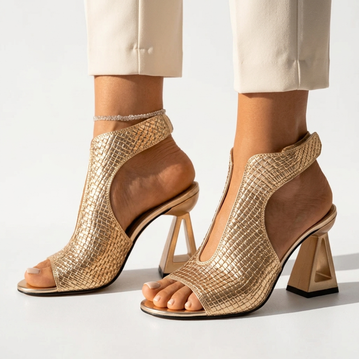 Sorcha - High-Heeled Shoes with Details