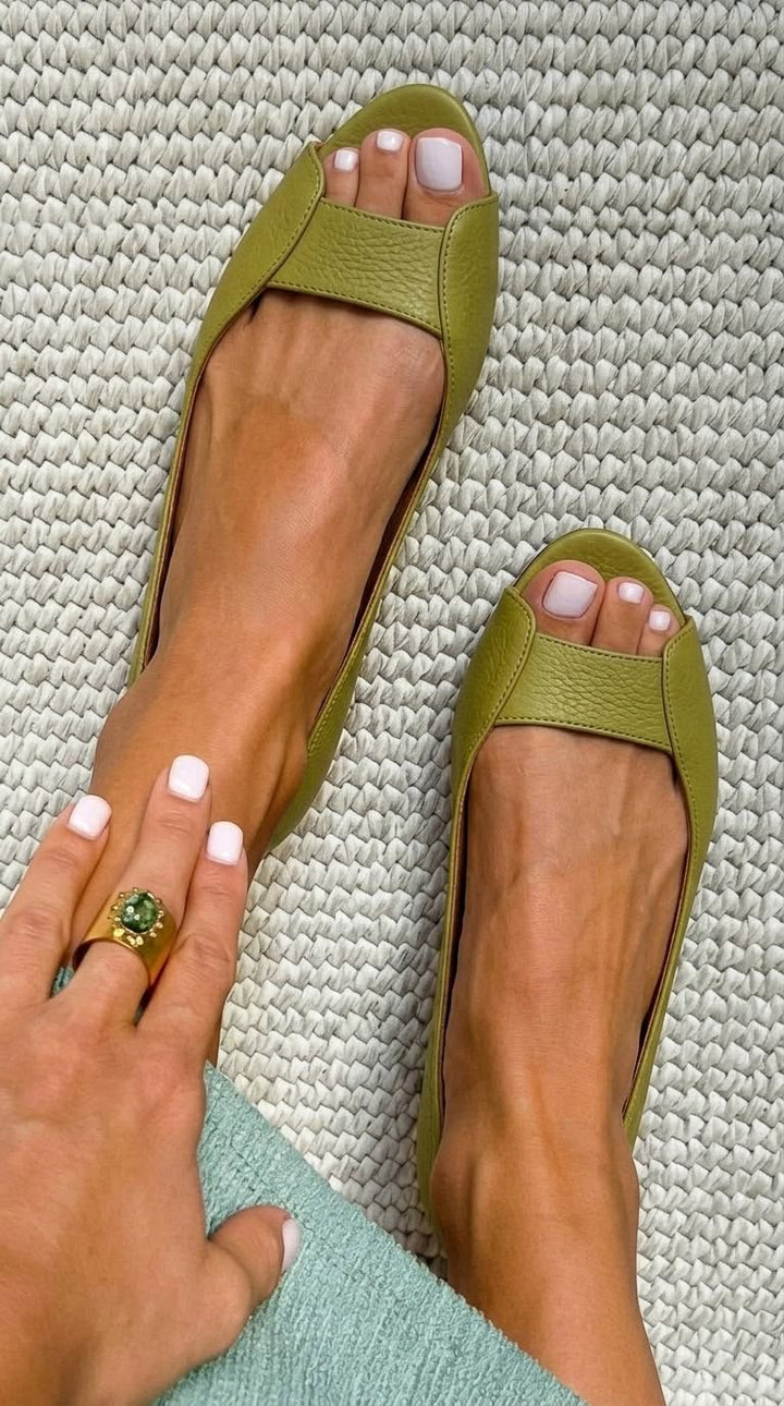Caoimhe | Golden Comfort Chic Sandals