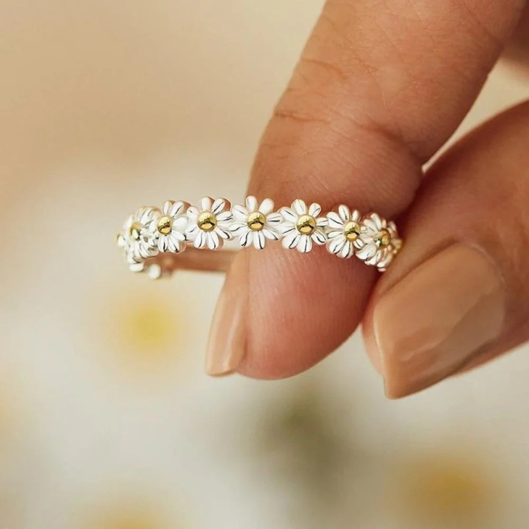 Flora - Silver ring with flowers
