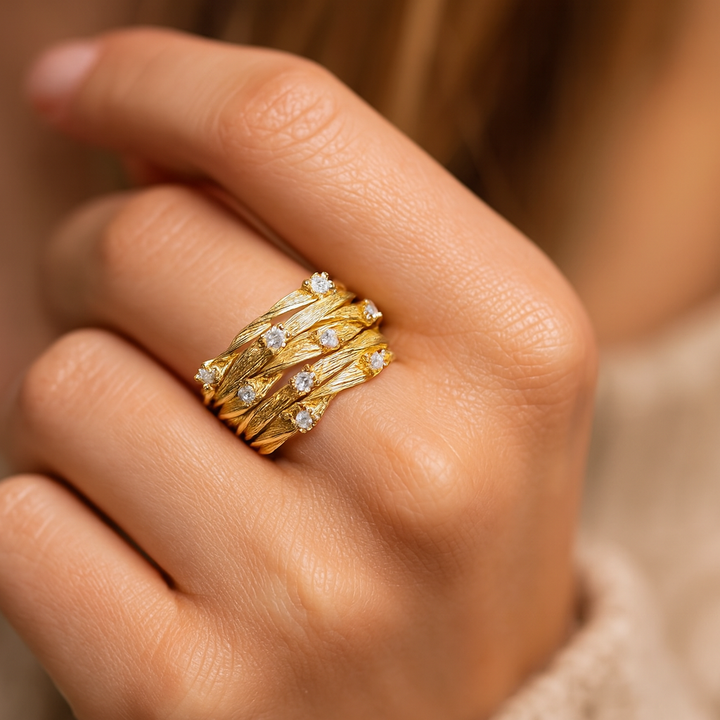 Aoife - Vintage Gold Ring with Zirconia