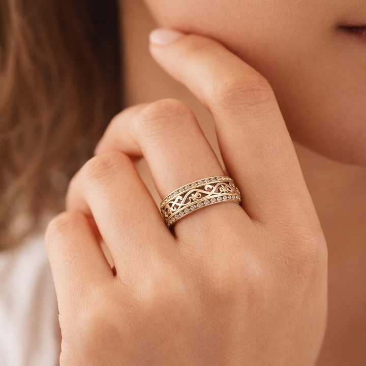 Ring Aoife - Open Gold with Concave Section