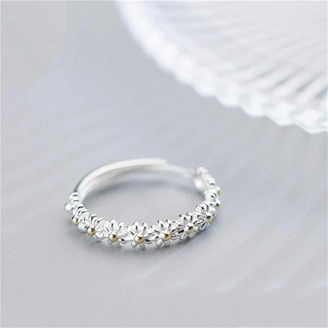 Flora - Silver ring with flowers