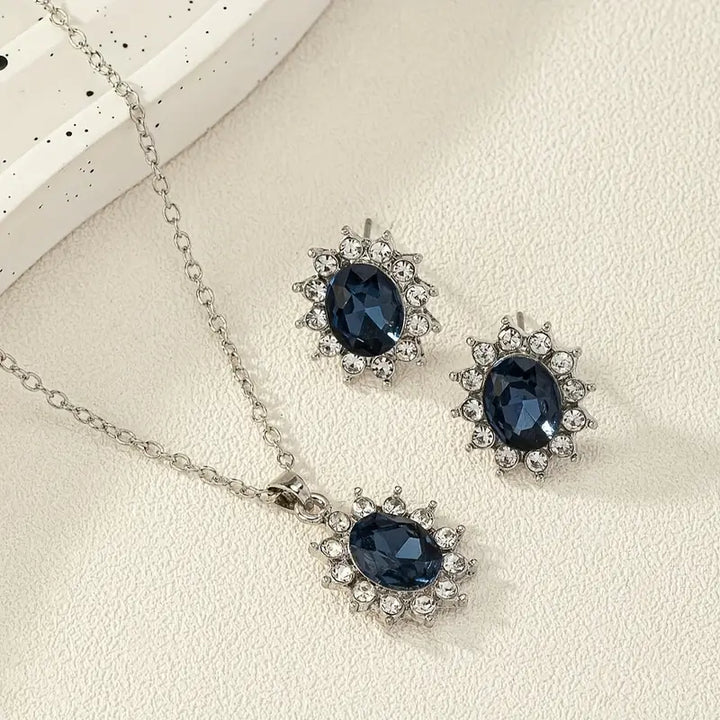 Grainne – Set with Floral Motif