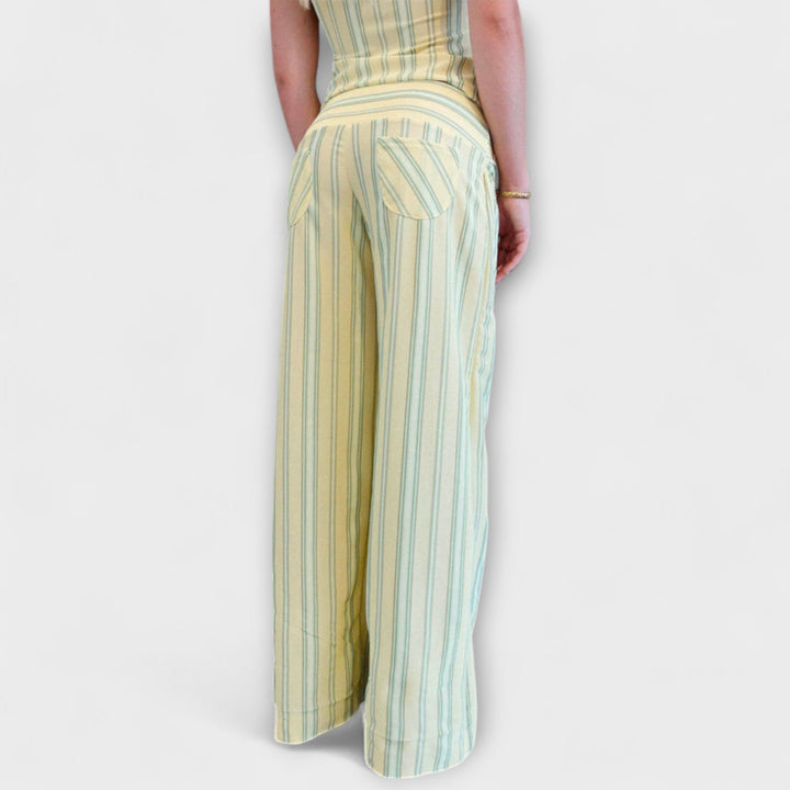 Kirsten – Classic set with striped trousers