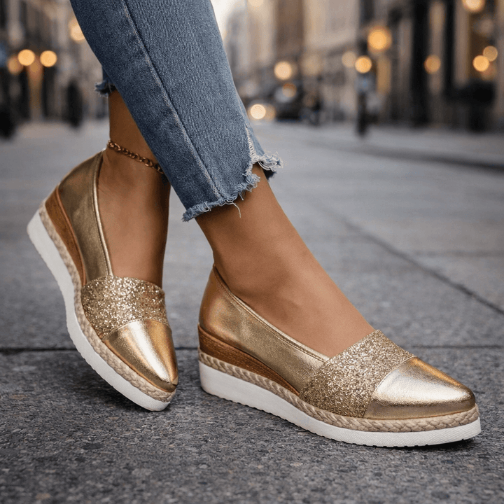 Róisín - Sandals with a Shiny Heel