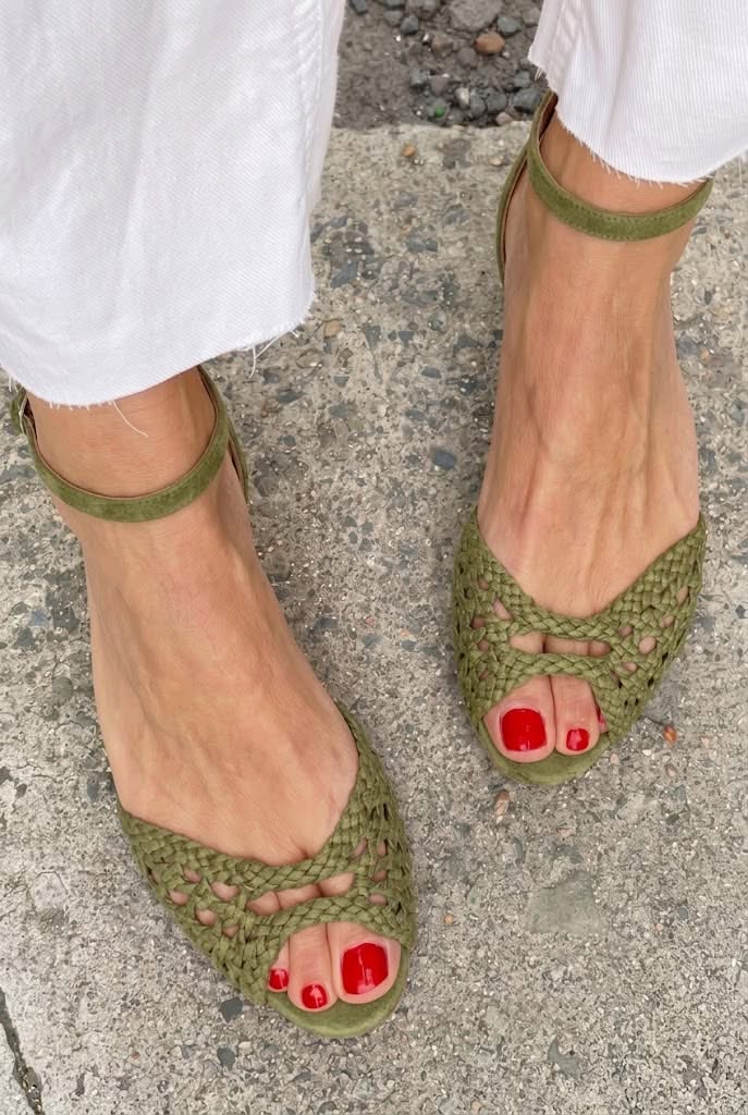 Isolde | Golden Braided Sandals
