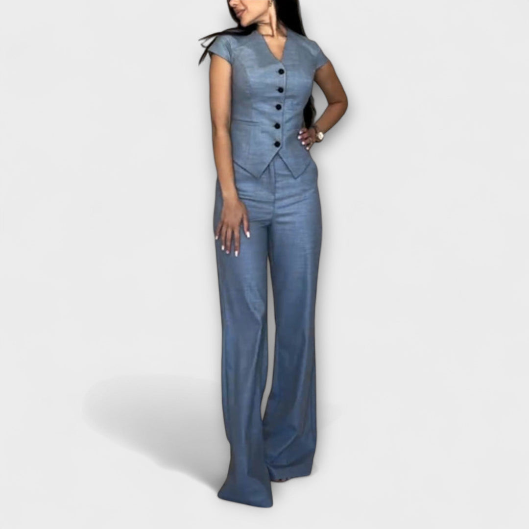 Line – Elegant set with V-neck top and trousers