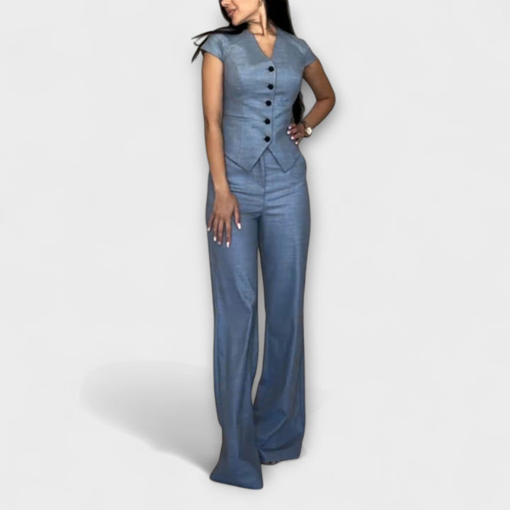 Line – Elegant set with V-neck top and trousers