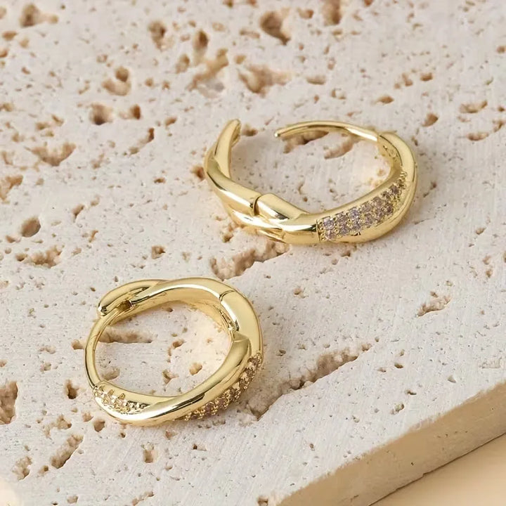 Saoirse – Linked Earrings in Korean Style with Zirconia