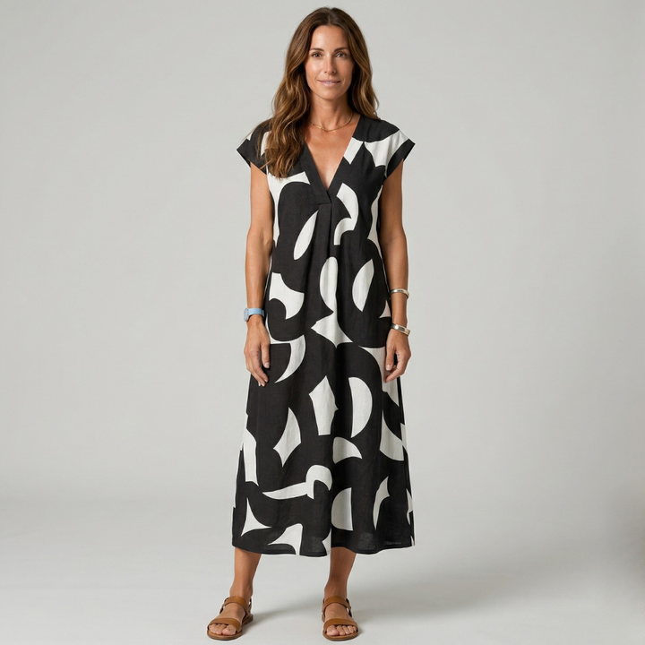 Saoirse - Dress with Subtle Details