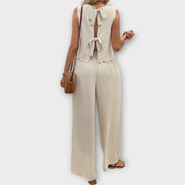 Amalie – Vest with floral trim and long trousers