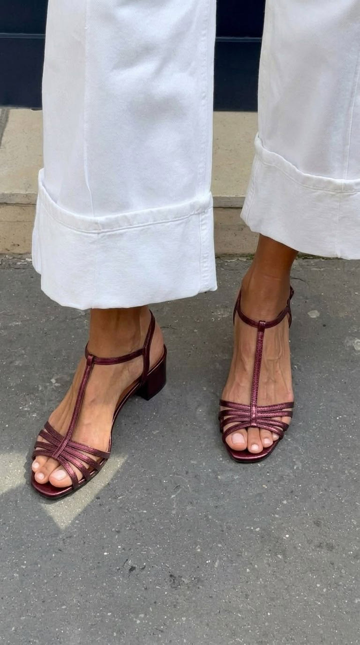 Amalie | Golden sandals Everyday elegance