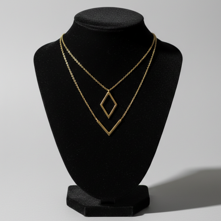 Mathea - Elegant necklace with geometric V-shaped pendant
