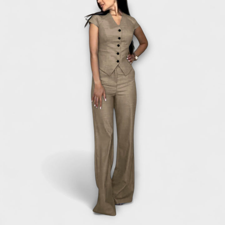 Line – Elegant set with V-neck top and trousers
