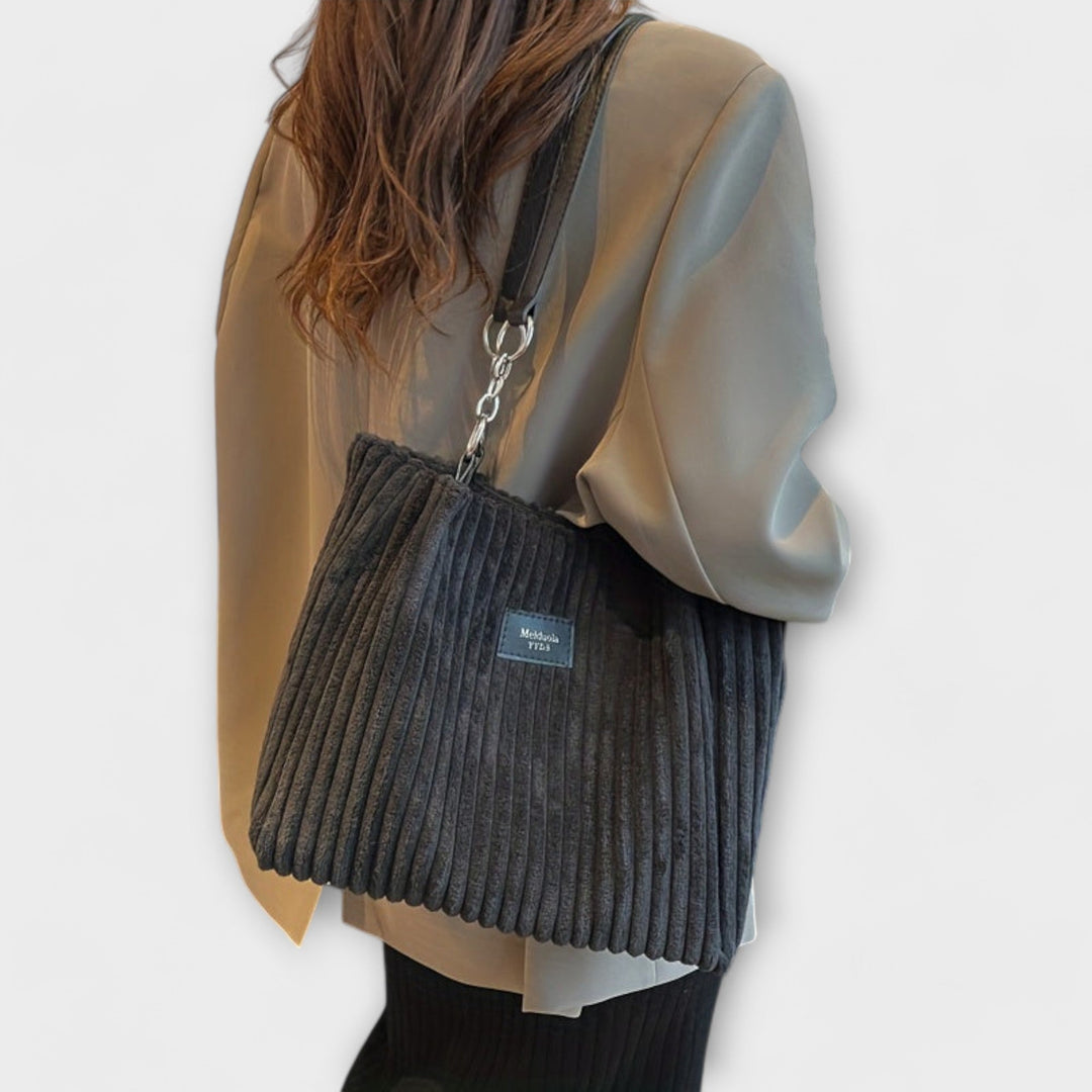 Elegant shoulder bag