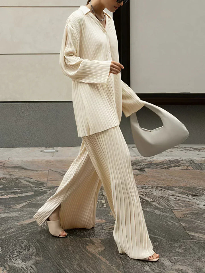 Oversized two-piece set with pleated pockets