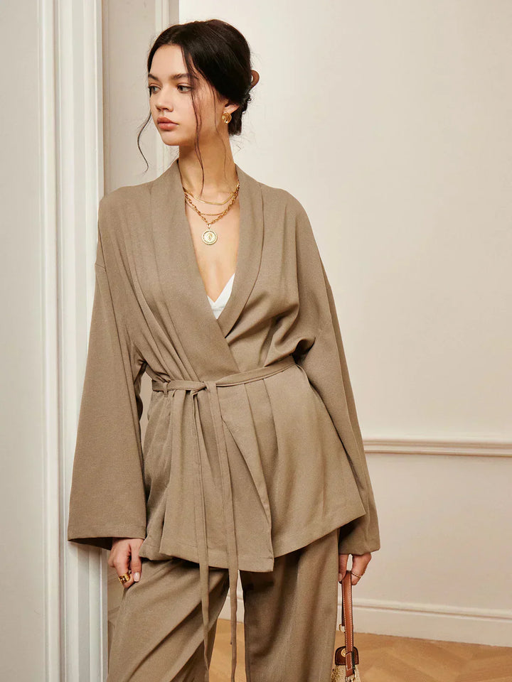 Trouser set with pleats and belt for leisure
