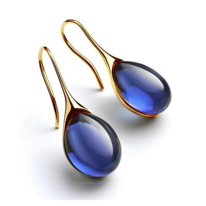 Chic earrings with crystals