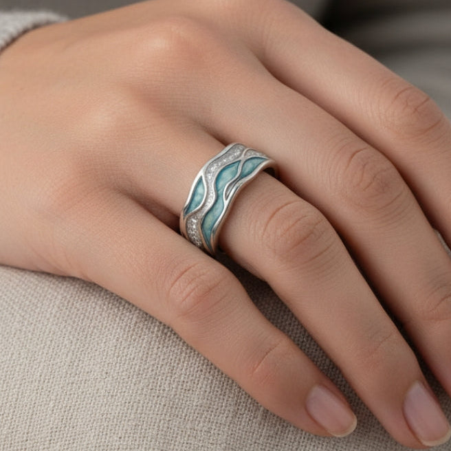 Elegant Silver Turquoise Ring