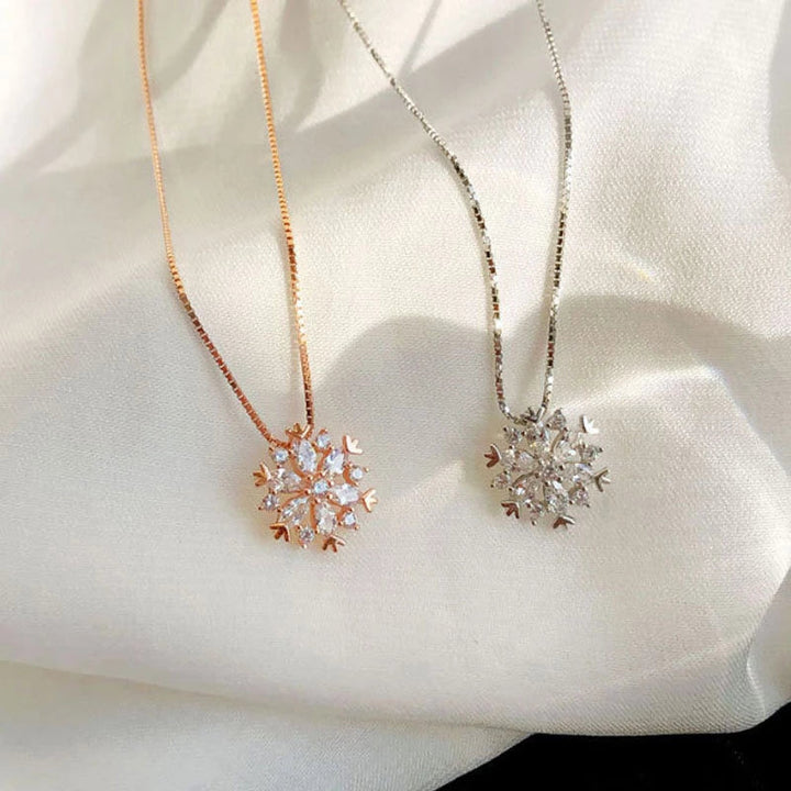 Saoirse - Necklace with Crystal Snowflake