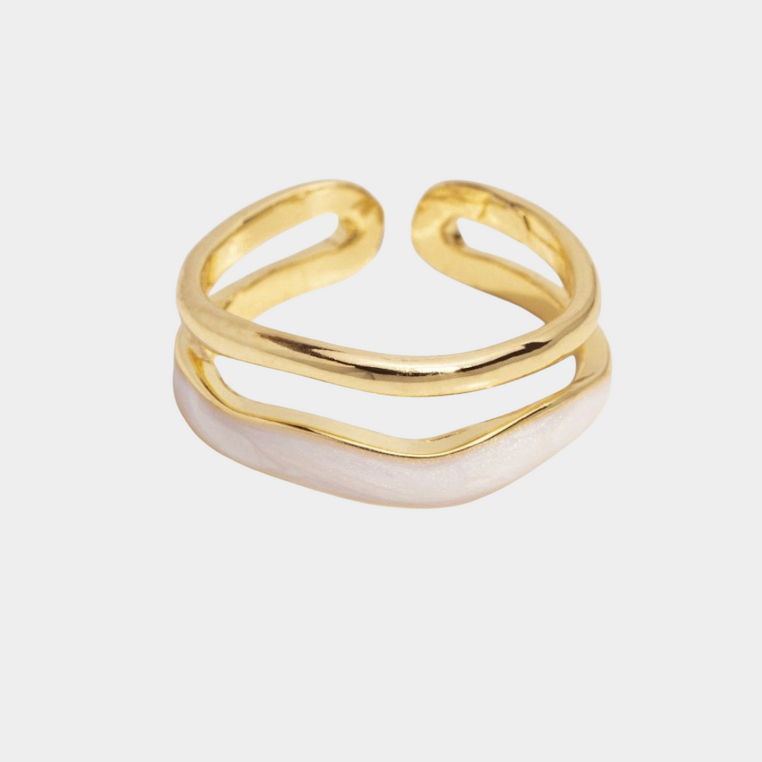 Aisling – Gold Ring with Simple Silhouette.
