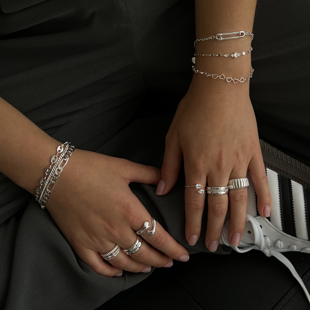 'Hug' Ring