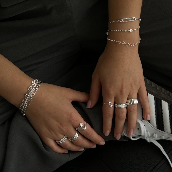'Hug' Ring