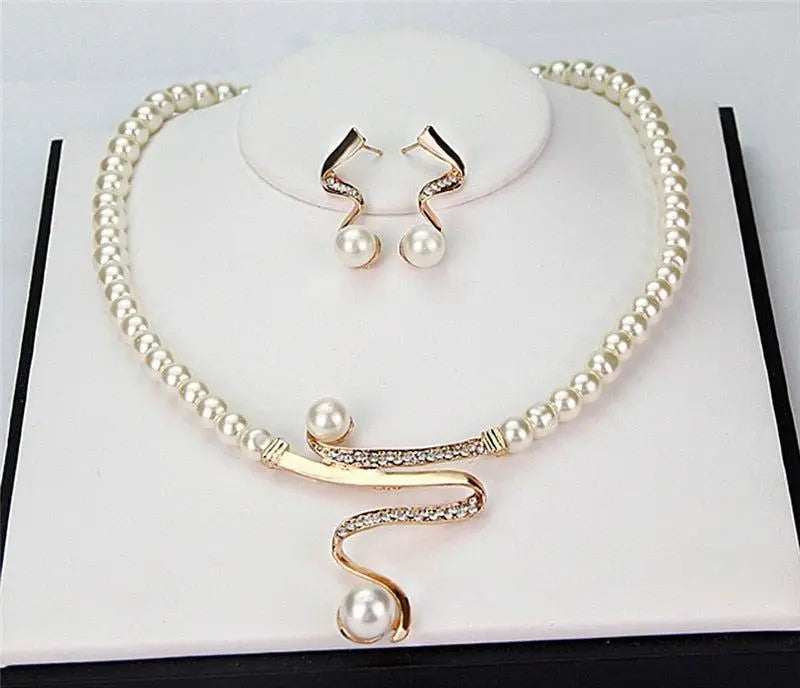 Necklace and Earrings Set with Natural Pearls