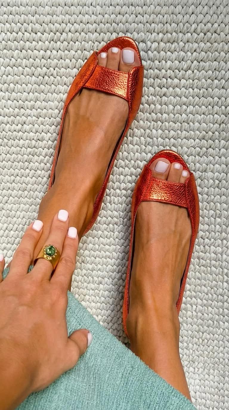 Caoimhe | Golden Comfort Chic Sandals