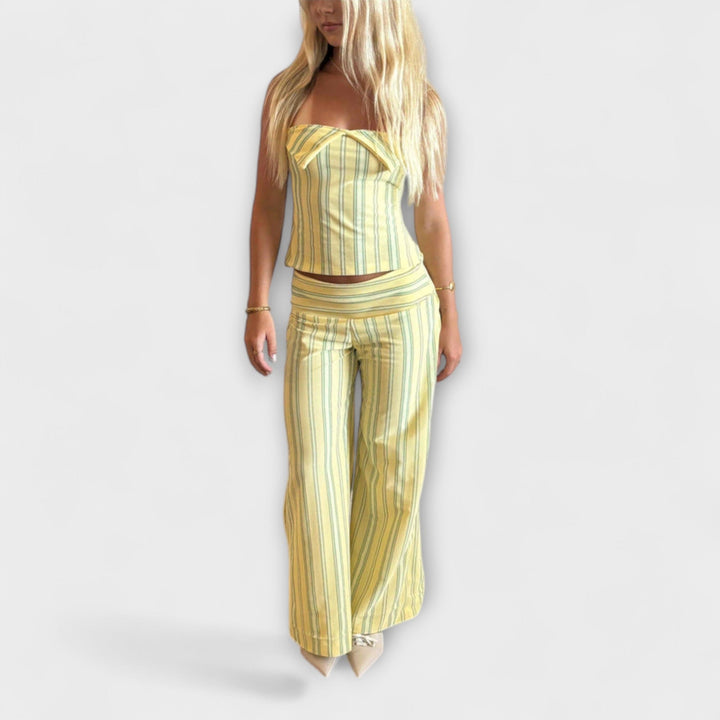 Kirsten – Classic set with striped trousers