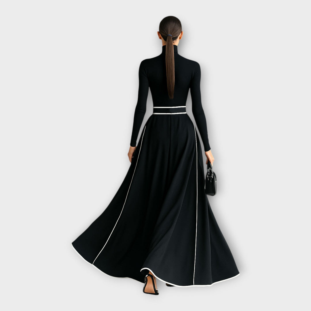 Lang kjole med minimalistisk finesse