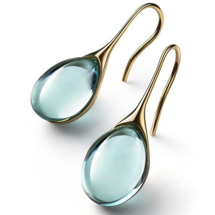 Chic earrings with crystals