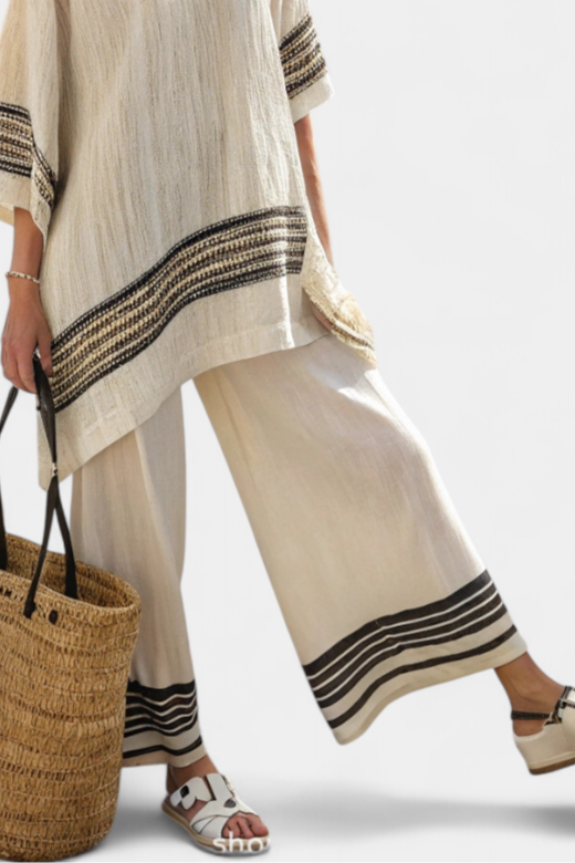 Mariann - Elegant linen top with black stripes and wide-leg trousers