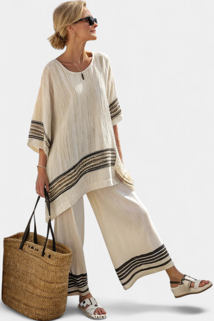 Mariann - Elegant linen top with black stripes and wide-leg trousers