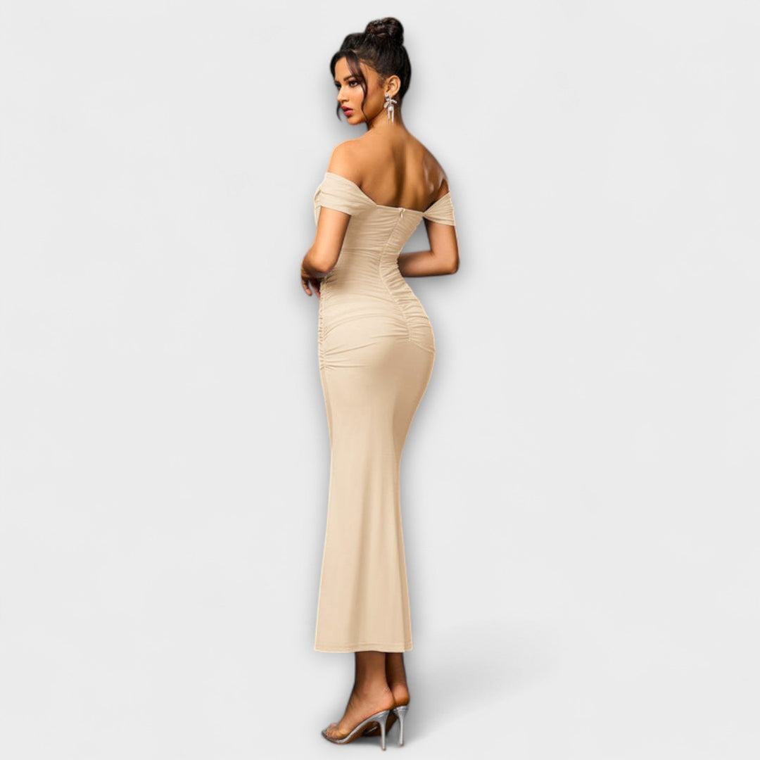 Bodycon Dress with Bare Shoulders and Ruffles