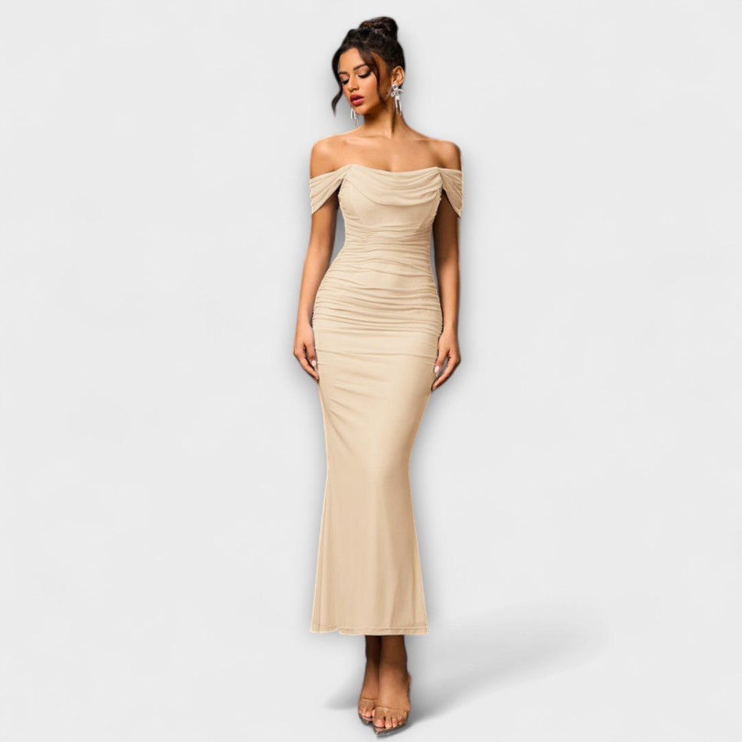 Bodycon Dress with Bare Shoulders and Ruffles