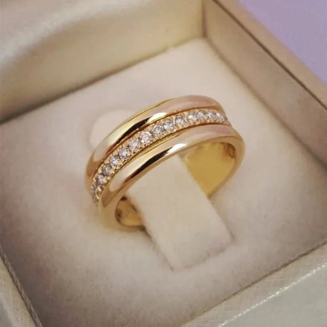 Siobhán - Elegant Ring with Zirconia and Built-in Double Decoration