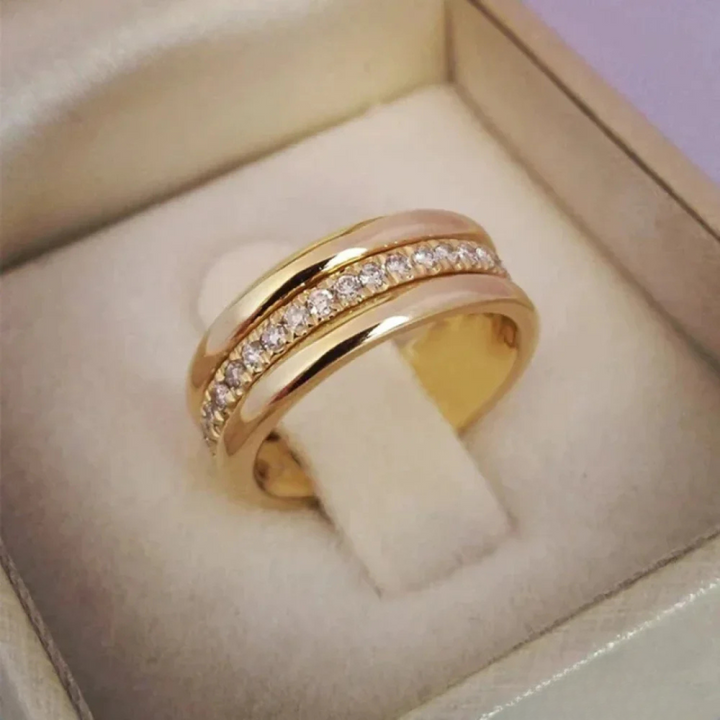 Siobhán - Elegant Ring with Zirconia and Built-in Double Decoration