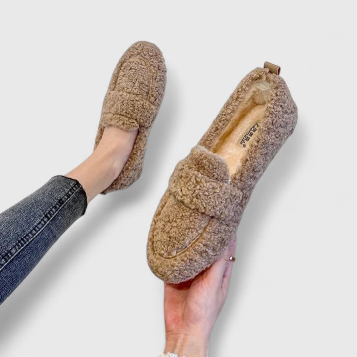Saoirse - Warm Slippers with Elegant and Timeless Design