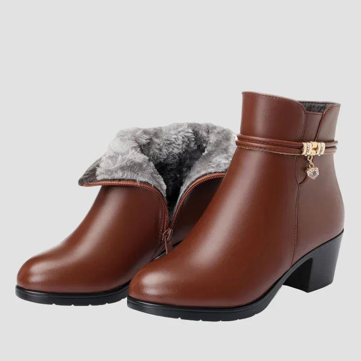 Franciska - Elegant winter ankle boots with zip