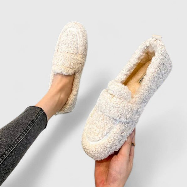 Saoirse - Warm Slippers with Elegant and Timeless Design