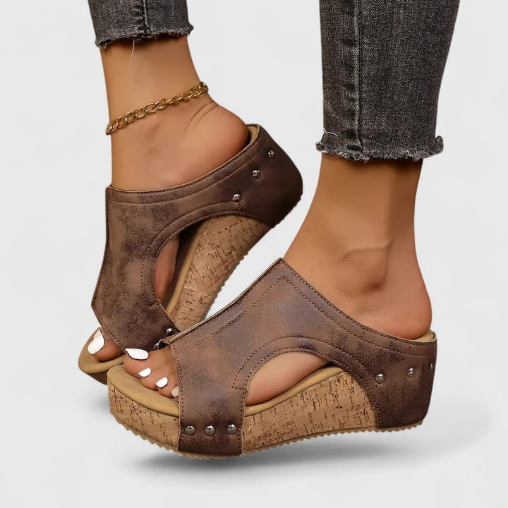 Mai-Britt - Orthopaedic platform sandals, elegant design