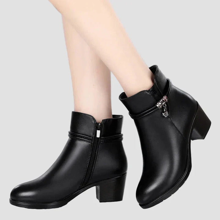 Franciska - Elegant winter ankle boots with zip