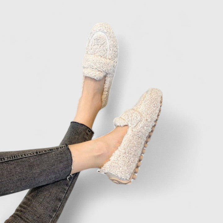 Saoirse - Warm Slippers with Elegant and Timeless Design